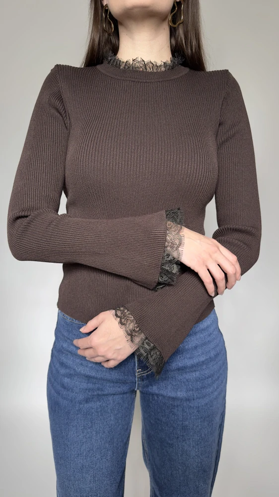 Elegantní čokoládový svetřík s krajkou – ELSA